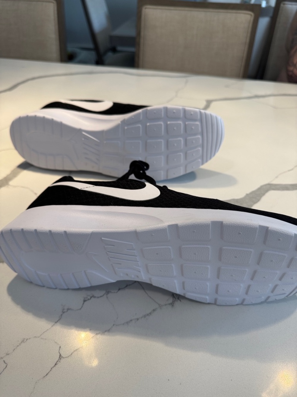 Nike Black & White Mesh Running Sneakers - Picture 2 of 4